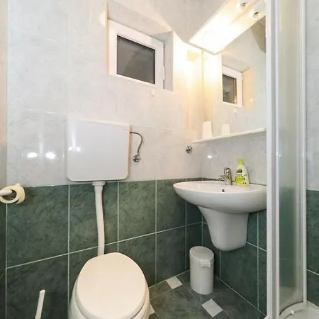 In Starigrad-paklenica With Sea View, Terrace, Air Conditioning, Wi-fi Apartman