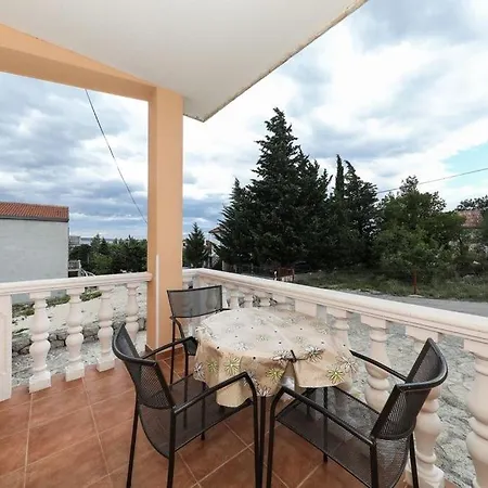 Apartment In Starigrad-paklenica With Sea View, Terrace, Air Conditioning, Wi-fi *